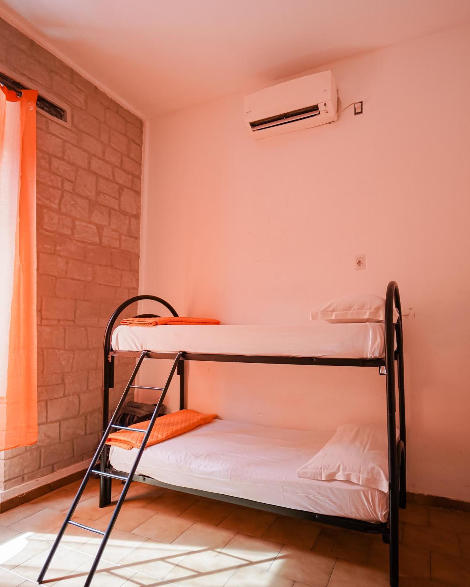 Naples Experience Hostel - Age Limit 18-28 Bagian luar foto