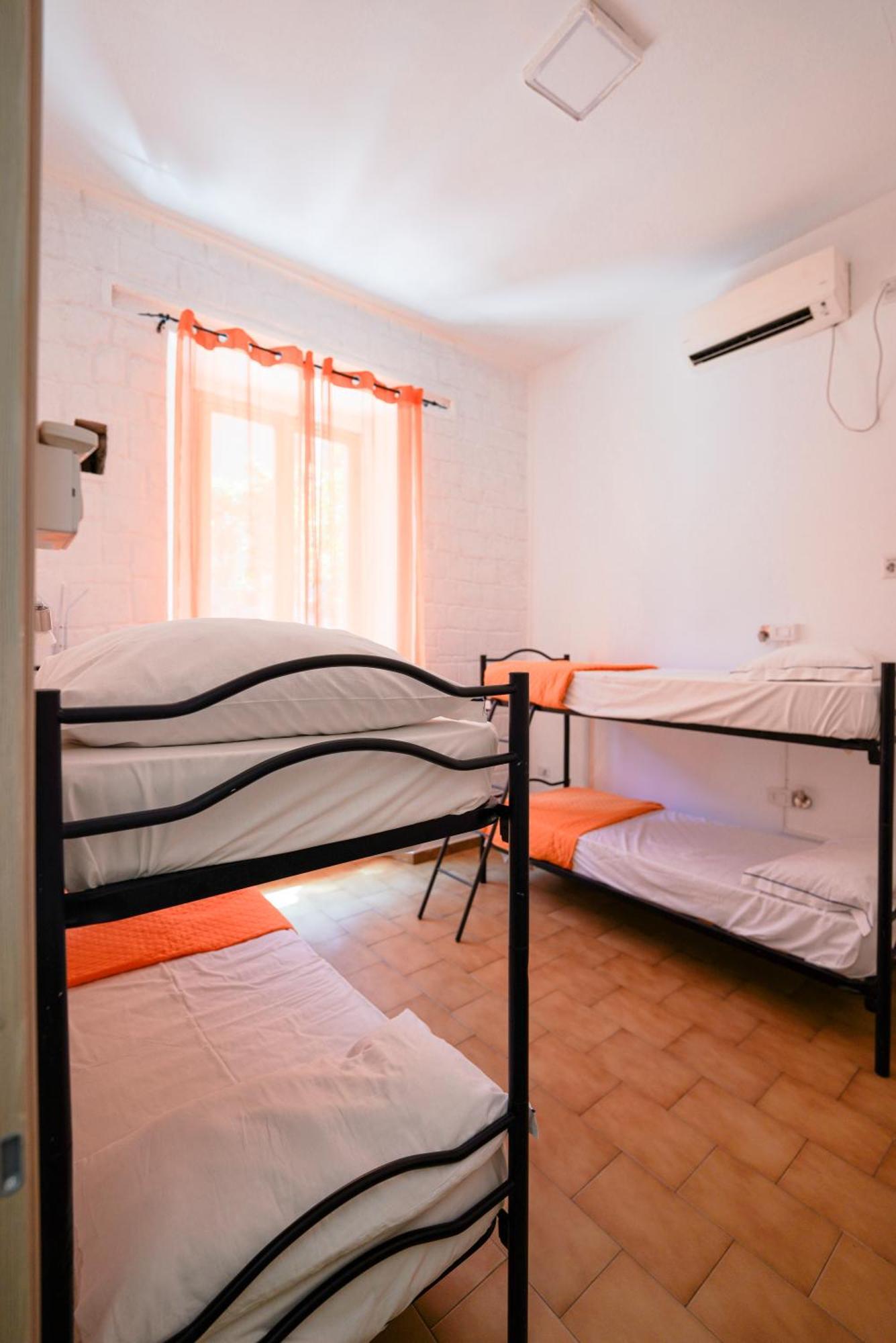 Naples Experience Hostel - Age Limit 18-28 Bagian luar foto