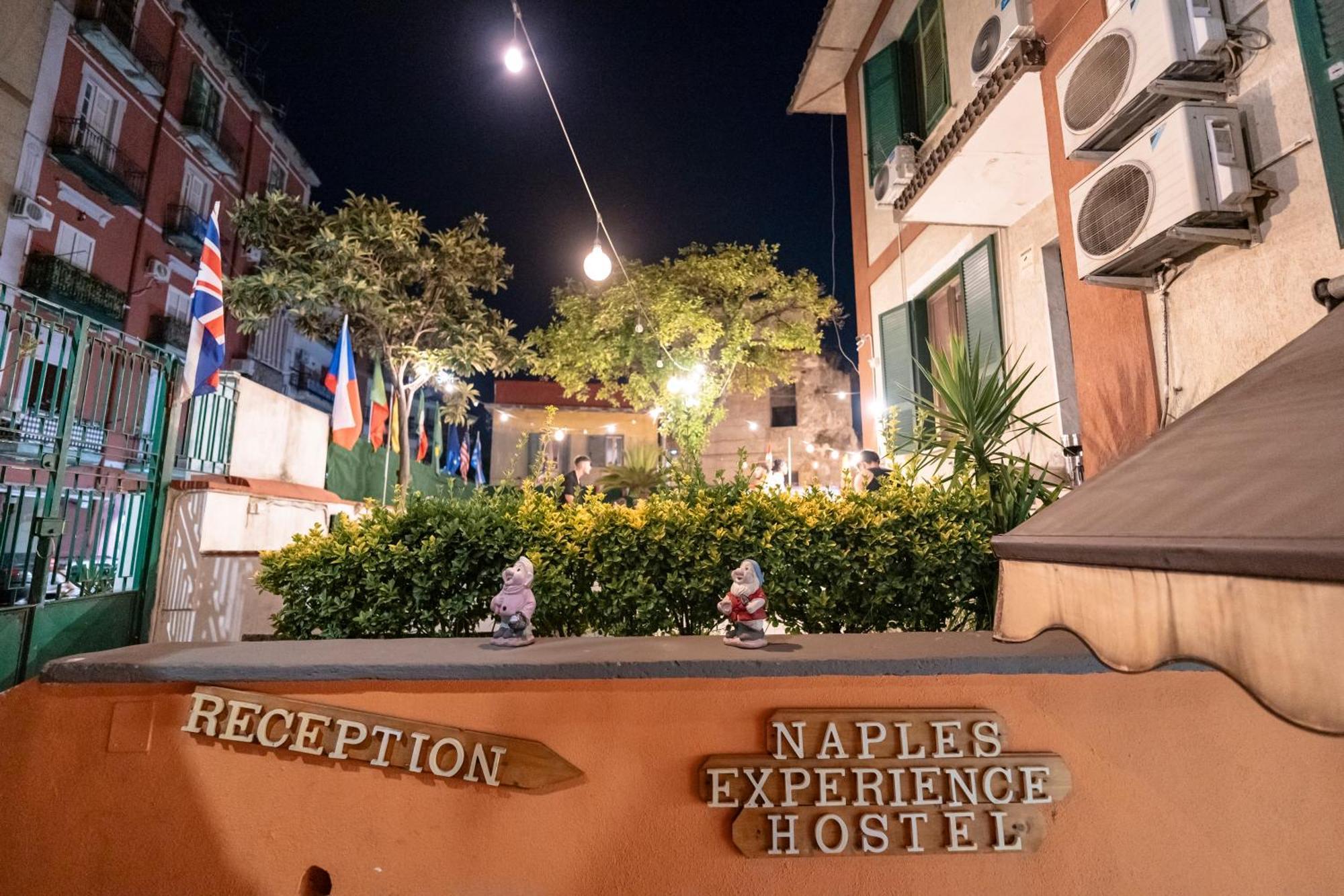 Naples Experience Hostel - Age Limit 18-28 Bagian luar foto