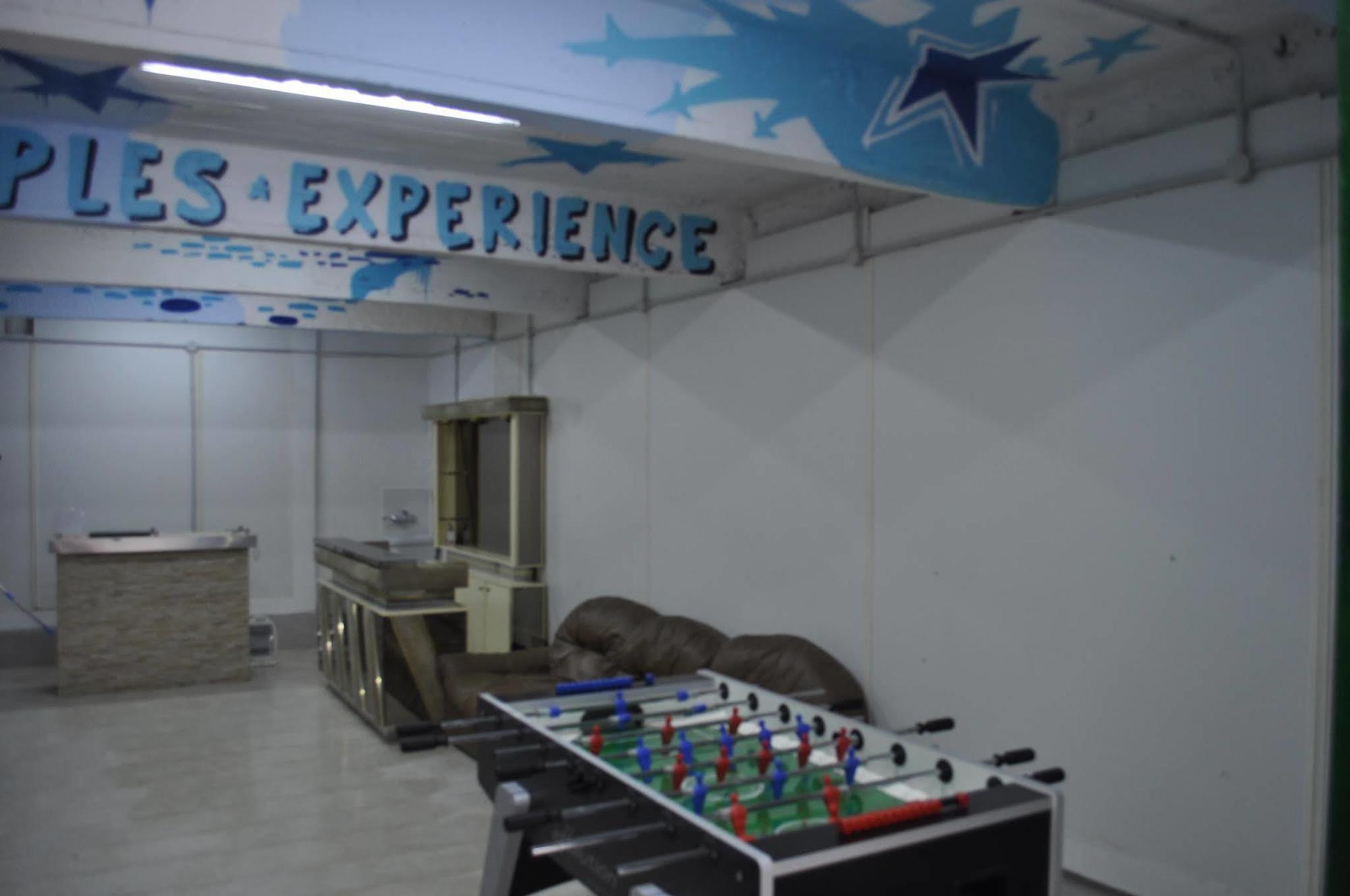 Naples Experience Hostel - Age Limit 18-28 Bagian luar foto