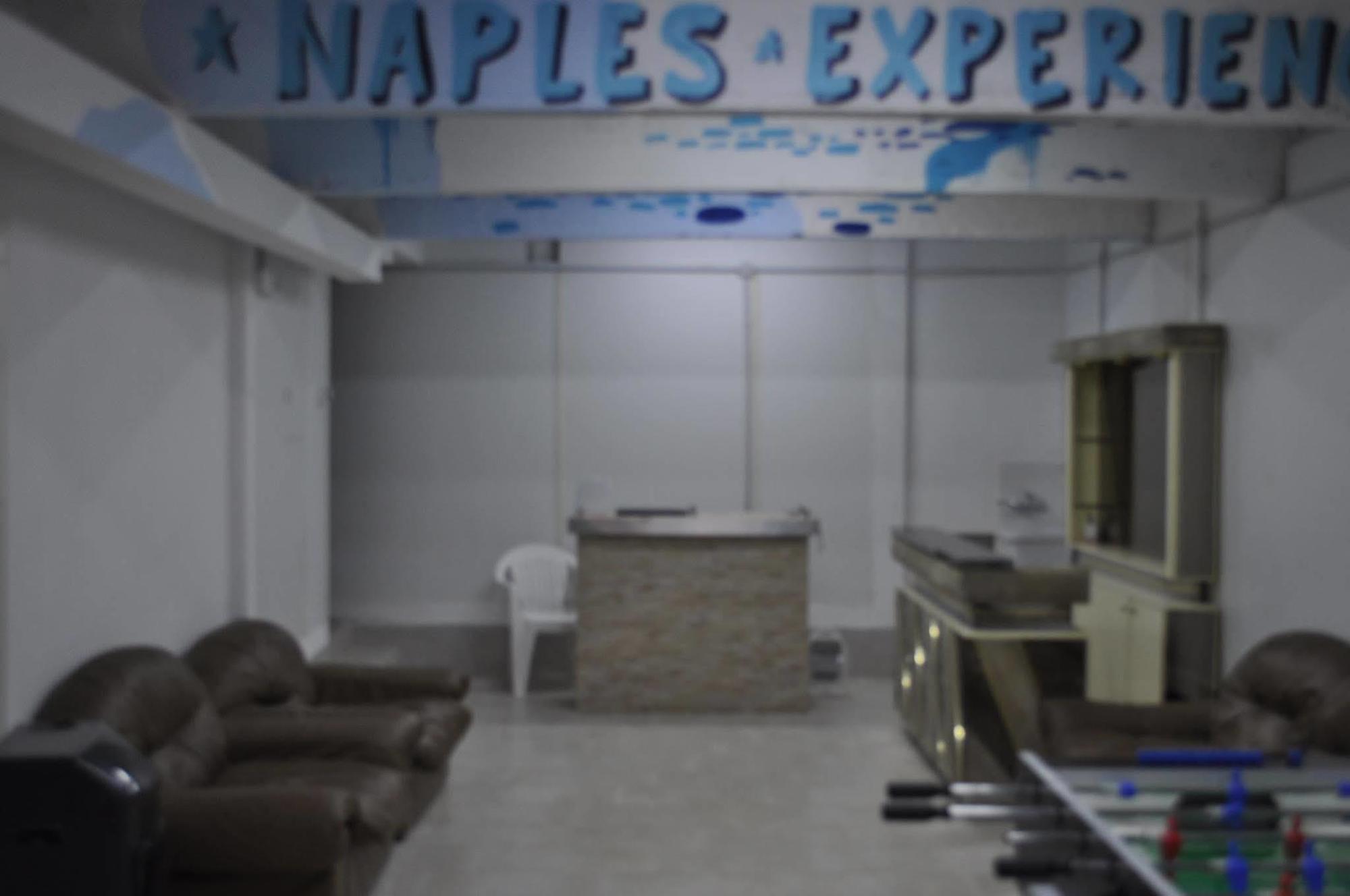 Naples Experience Hostel - Age Limit 18-28 Bagian luar foto